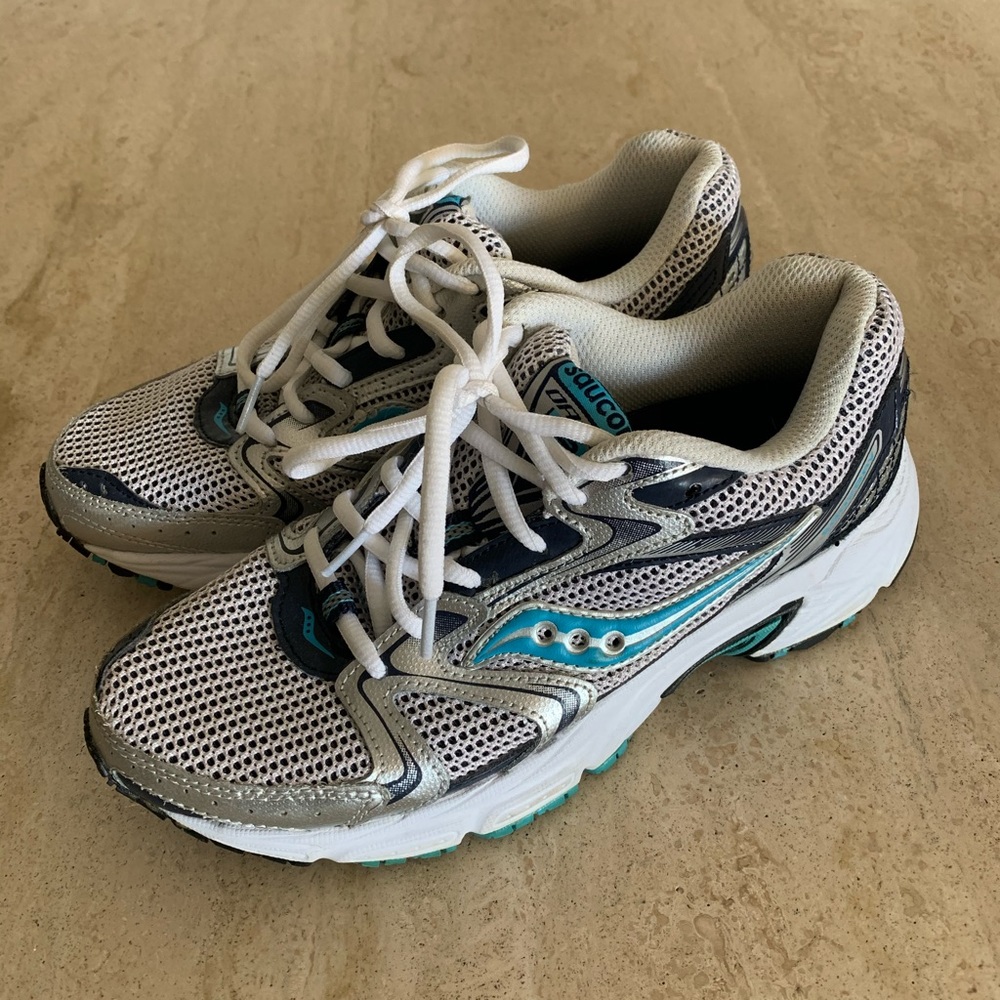 Saucony oasis 2 white and gray sneakers sz7